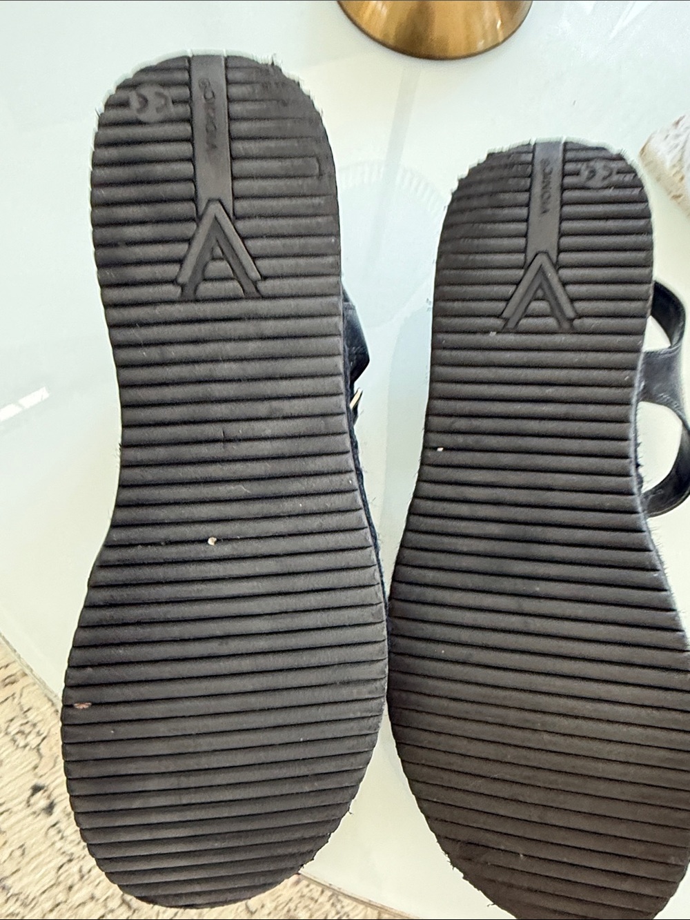 Vionic Black Leather Cross-Strap Sandals - Picture 2 of 3